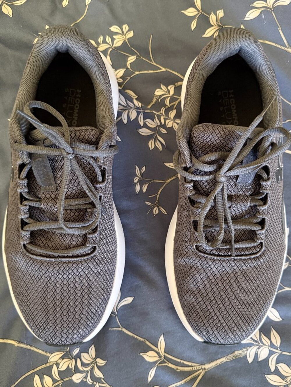 Under Armour Charged Surge 4 Running Shoes (wide fit) - Picture 5 of 11